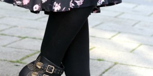 Beitragsbild des Blogbeitrags {Outfit} Blumenkleid mit Lederjacke & Boots