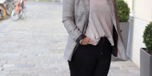 Beitragsbild des Blogbeitrags The Checked Blazer – Blogger Outfit Klischee Ahoi