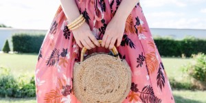 Beitragsbild des Blogbeitrags Outfit Last Summer Days – Midirock aus Leinen & Strohtasche 