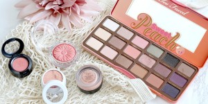 Beitragsbild des Blogbeitrags Living Coral Makeup