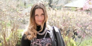 Beitragsbild des Blogbeitrags {Outfit} Kirschblüten im 90er Look