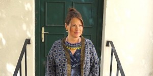 Beitragsbild des Blogbeitrags Der Schmuck macht den Look - Outfit mit Maxi-Kleid & Kimono