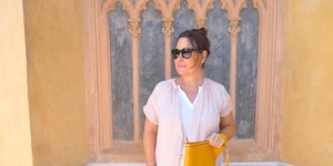 Beitragsbild des Blogbeitrags Neue Sonnenbrille - Outfit in Weiß & Nude mit langem Rock