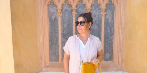 Beitragsbild des Blogbeitrags Neue Sonnenbrille - Outfit in Weiß & Nude mit langem Rock 