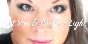 Beitragsbild des Blogbeitrags Ü50 Augen schminken in Grün & Blau - Kat von D Make up