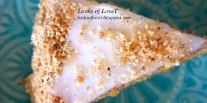 Beitragsbild des Blogbeitrags Backrezept ohne Gluten - Kürbis-Karotten Kuchen mit Haselnüssen und weißer Glasur