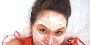 Beitragsbild des Blogbeitrags Multimasking - Schöne Haut mit Matcha, Honig und Früchten