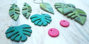 Beitragsbild des Blogbeitrags Basteln mit Kindern: tropische DIY Statement-Ohrringe – geprickelt und gewalzt