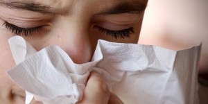 Beitragsbild des Blogbeitrags Nase putzen lernen: Ist Nase hochziehen schädlich? 