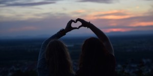 Beitragsbild des Blogbeitrags Freundinnen: Die andere große Liebe: Nur besser! BUCH GEWINNEN