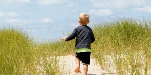 Beitragsbild des Blogbeitrags Overtourism und Klimawandel: 9 Tipps für nachhaltiges Reisen mit Kindern