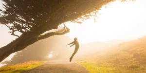 Beitragsbild des Blogbeitrags Psychologin rät: Seid Vogelflieg-Eltern statt Helikopter-Eltern!
