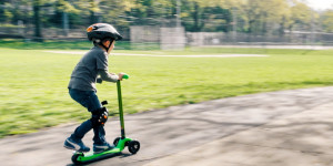 Beitragsbild des Blogbeitrags Sicherer Fahrspaß mit dem Tretroller 