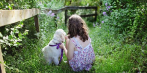 Beitragsbild des Blogbeitrags Der perfekte Garten für Kinder: 10 bewährte Zutaten + Verlosung