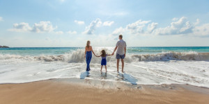 Beitragsbild des Blogbeitrags Urlaub mit Kind: Worauf man schon im Vorfeld achten sollte 