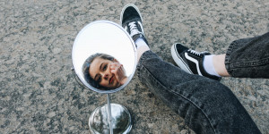 Beitragsbild des Blogbeitrags Selbstliebe statt Schönheitswahn für Kinder