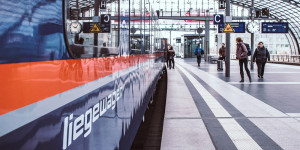 Beitragsbild des Blogbeitrags Nachtzug mit Kindern: Tipps für den umweltbewussten Familienurlaub