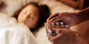 Beitragsbild des Blogbeitrags Vorsicht bei Kindermedikamenten! Empfehlungen der Stiftung Kindergesundheit