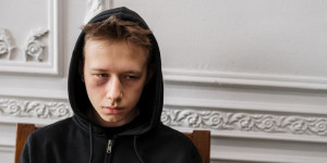 Beitragsbild des Blogbeitrags Wie entsteht Gewaltbereitschaft? Die fatale Rolle der Eltern