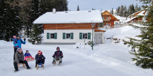 Beitragsbild des Blogbeitrags Entspannter Winterurlaub mit 2 Familien am schneesicheren Katschberg 