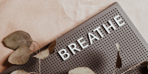 Beitragsbild des Blogbeitrags Richtiges Atmen: Stress und Müdigkeit wirksam bekämpfen