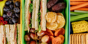Beitragsbild des Blogbeitrags Brotdose für Kindergarten und Schule: Jede Menge Inspiration für die Jausenbox