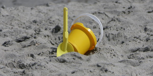 Beitragsbild des Blogbeitrags Spielzeug im Urlaub: Was muss mit?