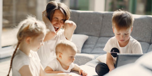 Beitragsbild des Blogbeitrags Stressübertragung in der Familie: Mütter stecken Kinder an!