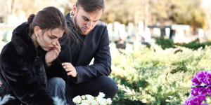 Beitragsbild des Blogbeitrags Verlust eines Kindes: Männer trauern anders als Frauen 