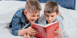 Beitragsbild des Blogbeitrags Leseförderung: Diese 20 besten Bücher für Jungs machen Lust aufs Lesen! 