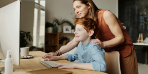 Beitragsbild des Blogbeitrags Internet für Kinder: Spielerischer Einstieg – Buch gewinnen 