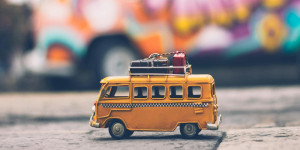 Beitragsbild des Blogbeitrags Road-Trip mit Kindern: 9 Tipps für Familien