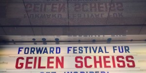 Beitragsbild des Blogbeitrags Ein Tag auf Planet Hipster: Forward Festival im Gartenbaukino