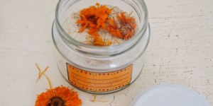 Beitragsbild des Blogbeitrags DIY – Ringelblumen-Milchbad 