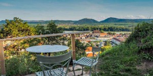Beitragsbild des Blogbeitrags Weinberg-Idylle im Steigenberger Krems: Luxus Spa, Suiten & Tea-Time