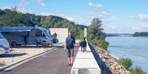 Beitragsbild des Blogbeitrags Camping in Niederösterreich: 10 gemütliche Plätze nah am Wasser