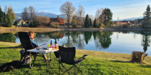 Beitragsbild des Blogbeitrags Zwei Tage Auszeit am Camping Murinsel mit Hund