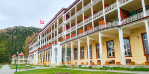 Beitragsbild des Blogbeitrags Die Schatzalp: Der Zauberberg von Davos