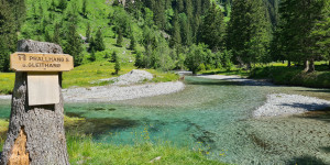 Beitragsbild des Blogbeitrags Wandern, Plantschen, Camping: Das Bergsteigerdorf Mallnitz