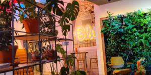 Beitragsbild des Blogbeitrags „Es blüht so BLÜ!“: Alles außer Alltag – im Hotel BLÜ