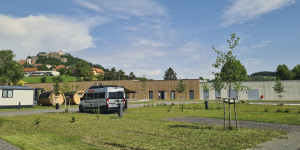 Beitragsbild des Blogbeitrags Der neue Campingplatz Riegersburg im steirischen Vulkanland