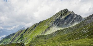 Beitragsbild des Blogbeitrags Osttiroler Adlerweg Etappe 7: Von der Sudetendeutschen Hütte hinunter zum Kalser Tauernhaus 