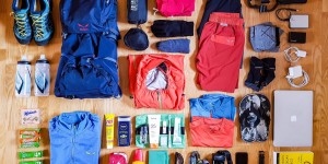 Beitragsbild des Blogbeitrags Packliste für mehrtägige Weitwanderungen – Das hatte ich am Adlerweg im Rucksack 