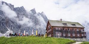 Beitragsbild des Blogbeitrags Adlerweg Etappe 9: Von der Lamsenjochhütte zur Falkenhütte 