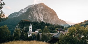 Beitragsbild des Blogbeitrags Sommerurlaub auf der Tauplitz: Wandern & Genießen in Pürgg und Umgebung