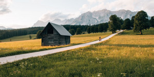 Beitragsbild des Blogbeitrags Schladming-Dachstein im Sommer: Mountainbiken, Wandern & unsere Tipps
