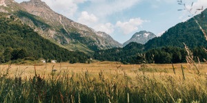 Beitragsbild des Blogbeitrags Bergell: Die schönsten Dörfer & unsere Tipps für das idyllische Alpental