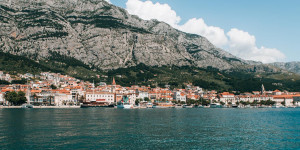 Beitragsbild des Blogbeitrags Makarska Riviera in Kroatien: Unsere Tipps & die schönsten Strände 