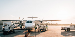 Beitragsbild des Blogbeitrags Entspannt fliegen: Die besten Tipps, um deine Flugangst zu überwinden