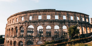 Beitragsbild des Blogbeitrags Pula & Kap Kamenjak: Tipps, Sehenswürdigkeiten & Strände